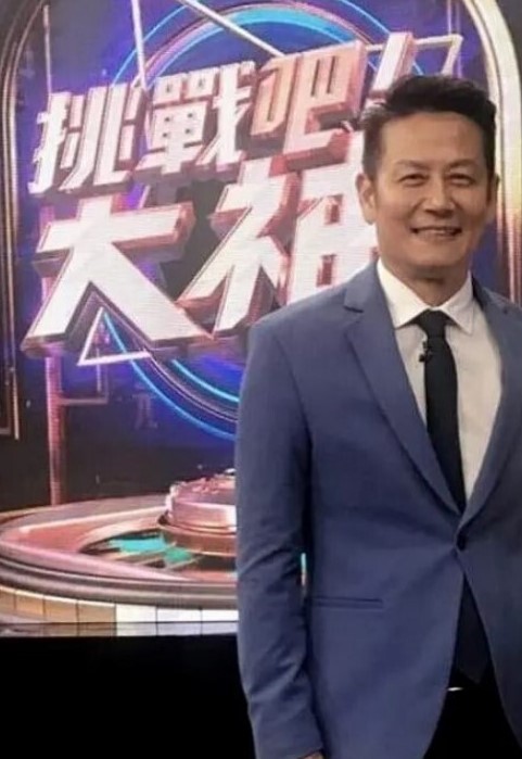 清纯反差小骚货在厨房撅着屁股勾引两个哥哥玩3p - 91爆料