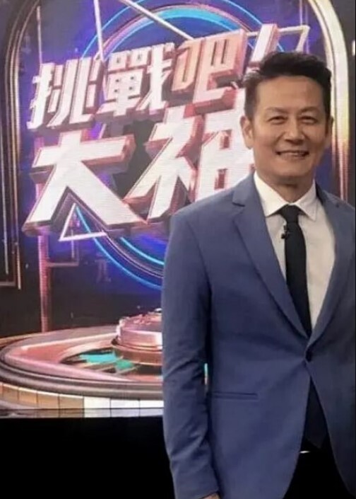推特高颜值女神Song顶级尤物反差情趣制服勾引金主！无套疯狂抽插视频流出！ - 91爆料